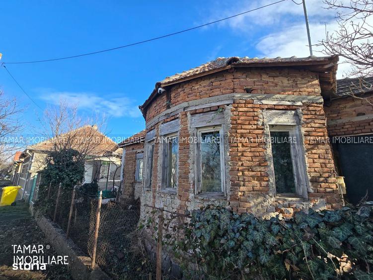 Casă cu 3 camere cu Teren 742 Mp în 6 Vânători