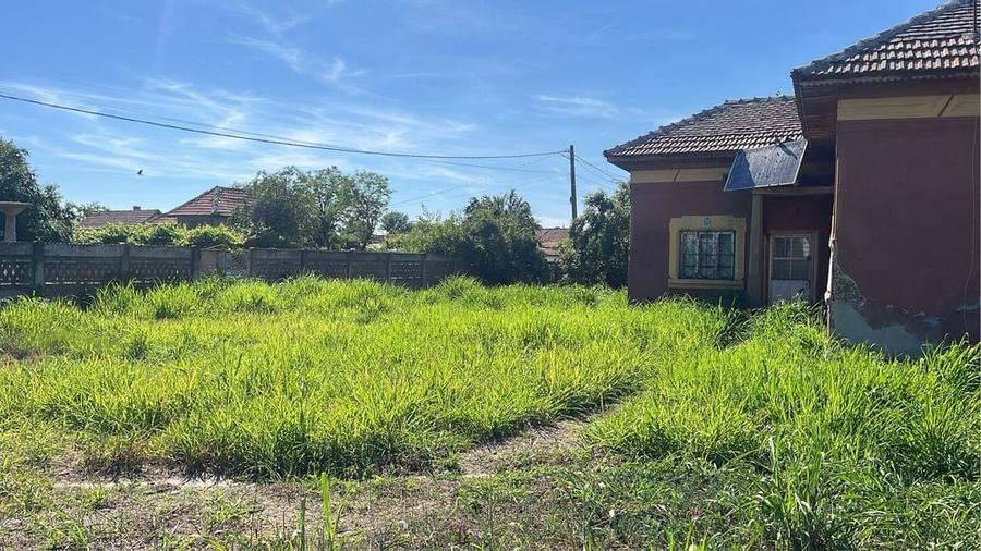 Casă cu 3 camere în Cujmir