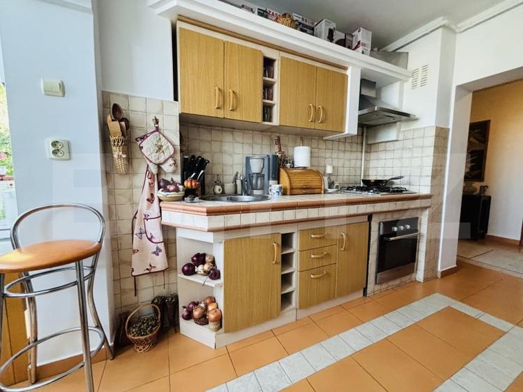 Apartament cu 3 camere decomandat, mobilat în Centrul Istoric