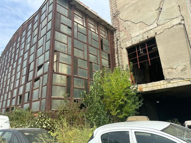 Teren Construcții intravilan de 55228 mp, în Mihai Bravu