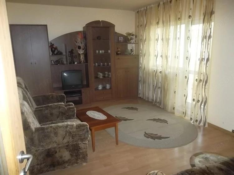 Apartament cu 2 camere decomandat în Piața Centrală