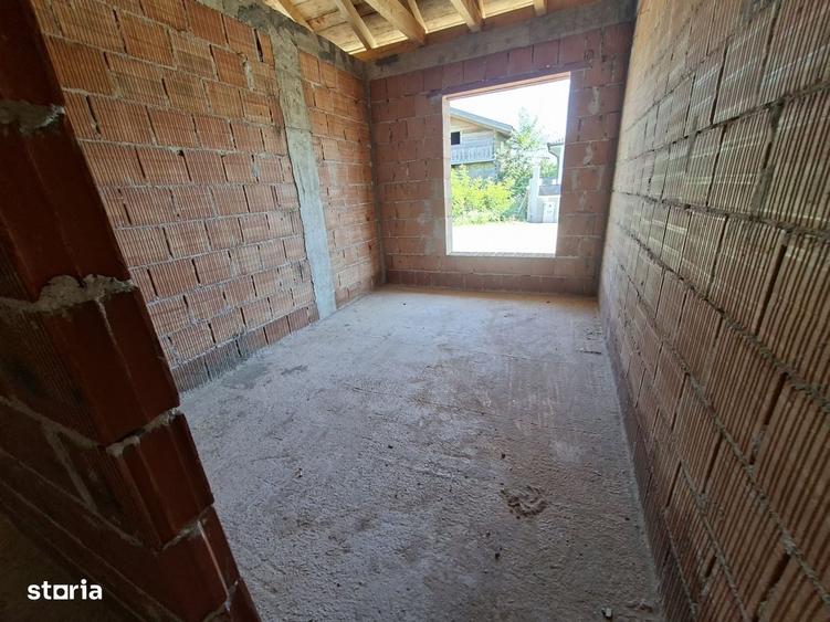 Casă cu 4 camere în Micești