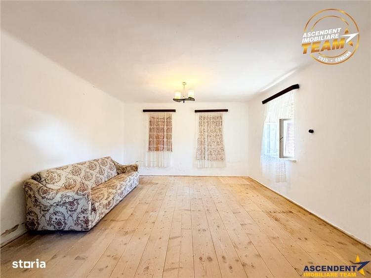 Casă cu 4 camere în Araci