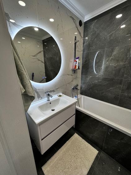 Apartament cu 2 camere decomandat în Florilor