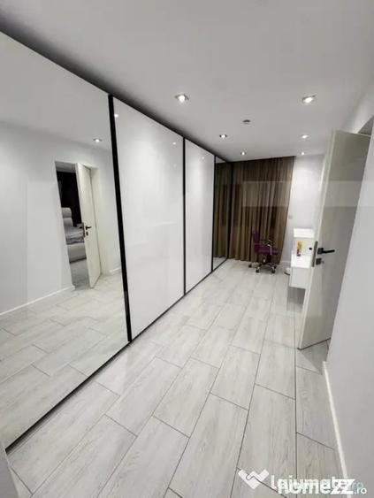 Apartament cu 4 camere decomandat în Sud