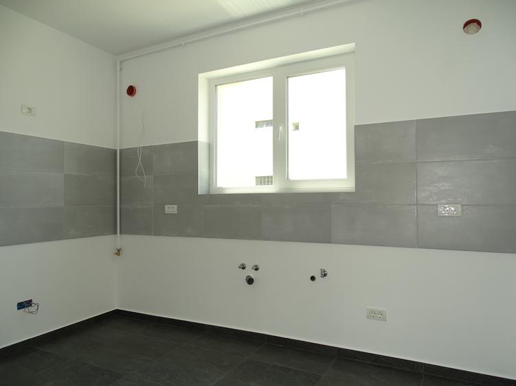 Duplex cu 4 camere cu Canalizare în Popești-Leordeni