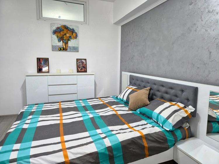 Apartament cu 3 camere decomandat în Căzănești (Râmnicu Vâlcea)