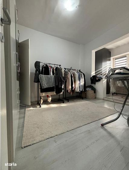 Apartament cu 4 camere decomandat, mobilat în Central