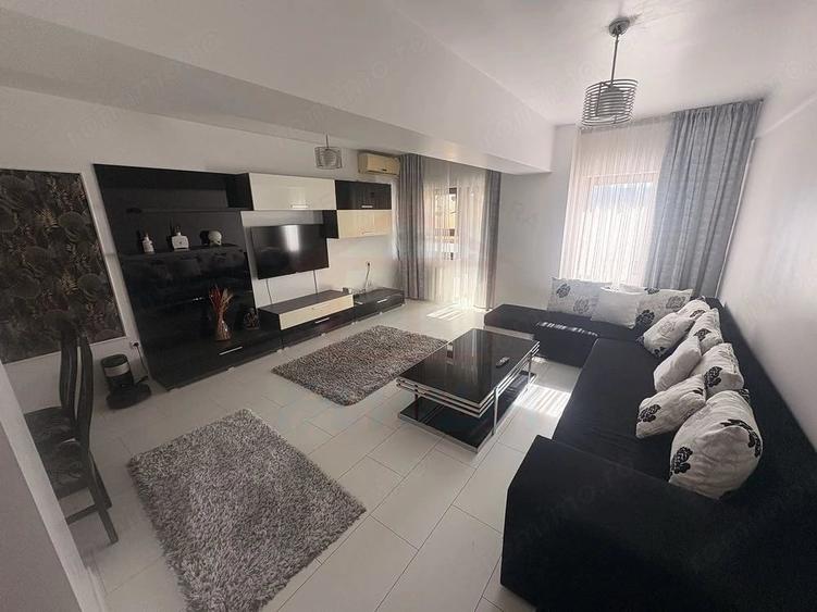 Apartament cu 2 camere decomandat în Ultimul leu