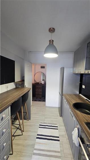Apartament cu 2 camere decomandat, mobilat în Berceni