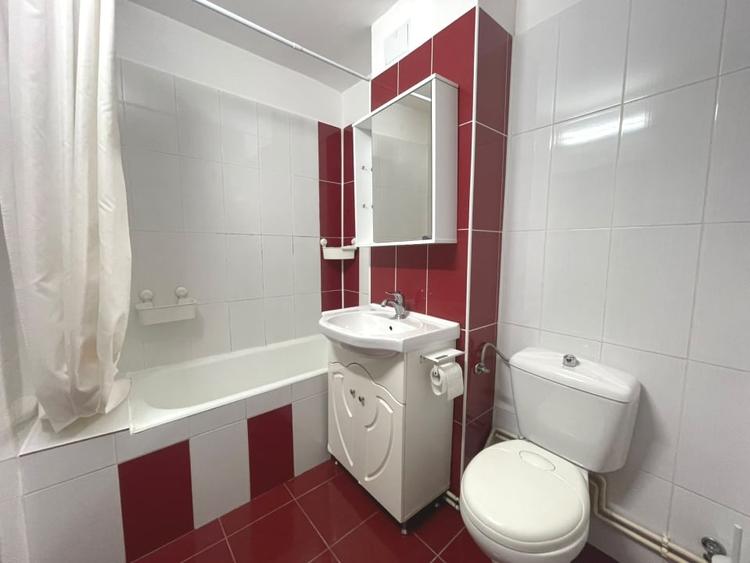 Apartament cu 2 camere decomandat, mobilat în Cetate