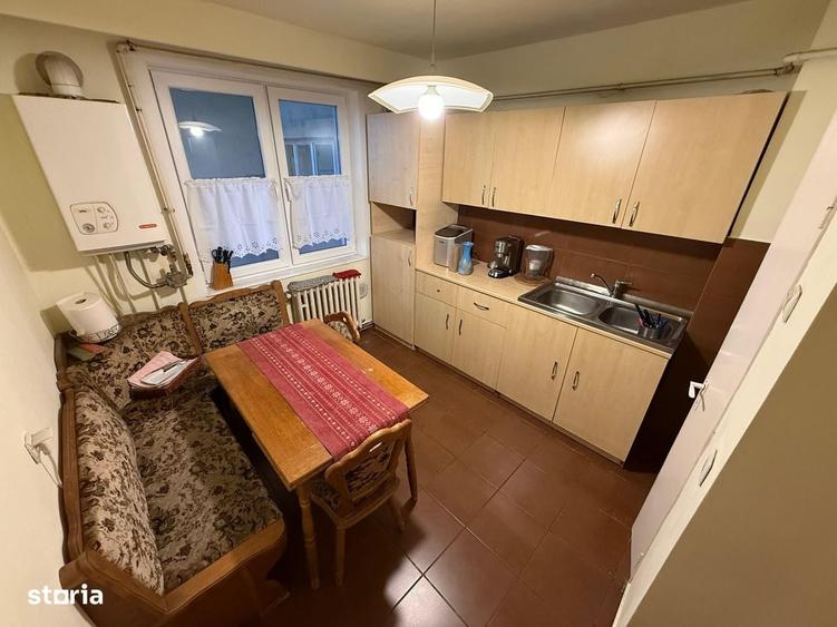Apartament cu 4 camere decomandat în Central
