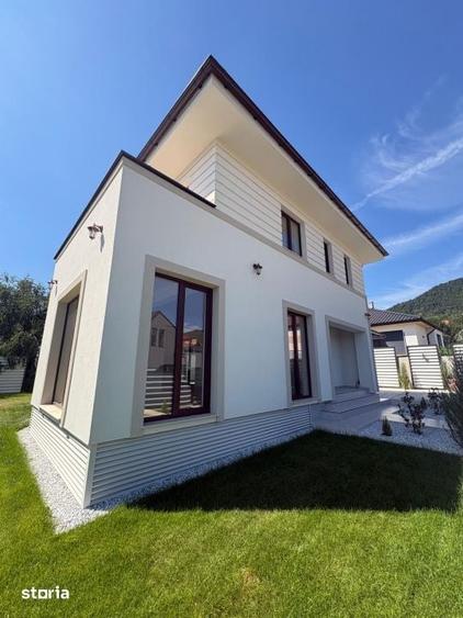 Casă cu 4 camere cu Teren 455 Mp în Valea Borcutului