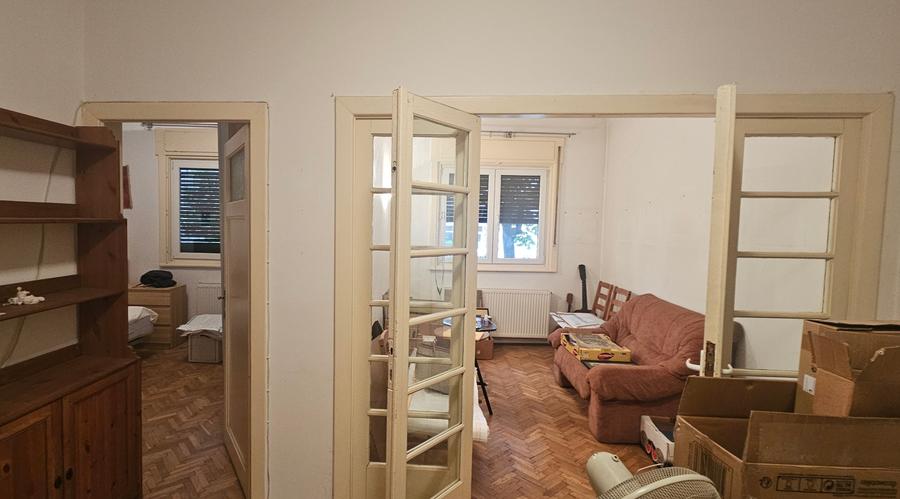 Apartament cu 3 camere semidecomandat în Gara de Nord