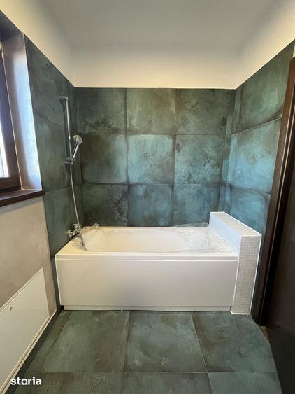 Casă cu 5 camere cu Teren 250 Mp în Central