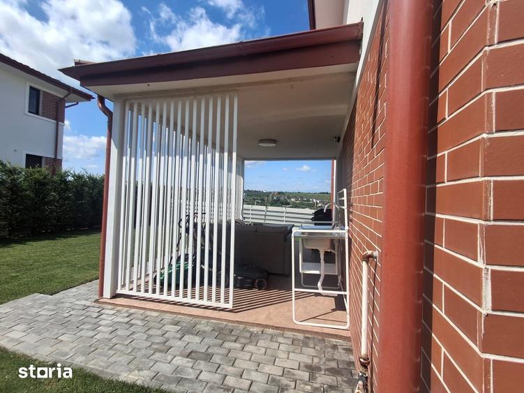 Casă cu 5 camere cu Teren 480 Mp în Bucium
