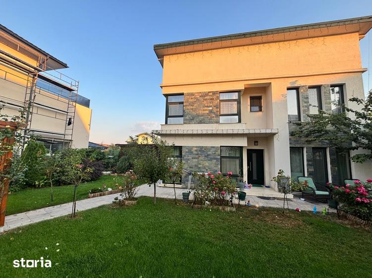 Casă cu 5 camere cu Teren 570 Mp în Corbeanca