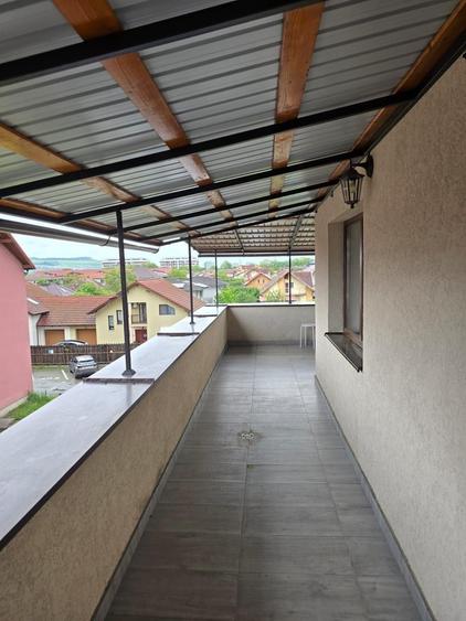 Apartament cu 2 camere decomandat în Florești