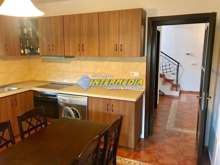 Casă individuală cu 5 camere cu Teren 550 Mp în Cetate