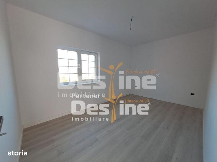 Casă cu 4 camere în Valea Adâncă