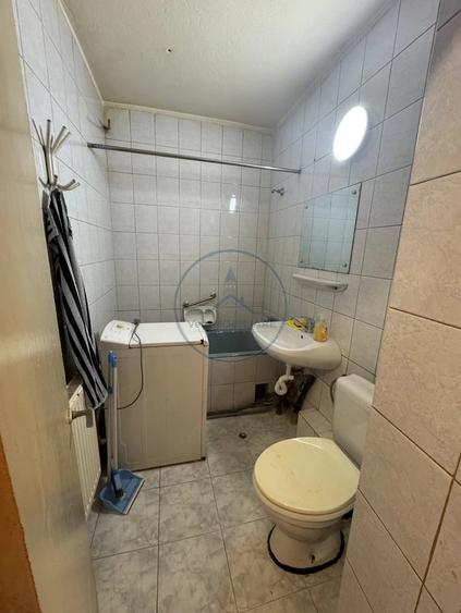 Garsonieră decomandată în Central