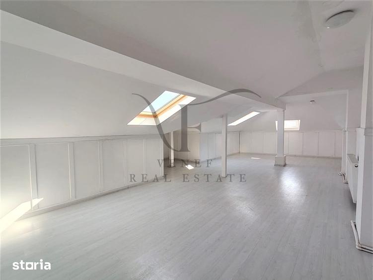 Casă cu 9 camere cu Teren 212 Mp în Eminescu