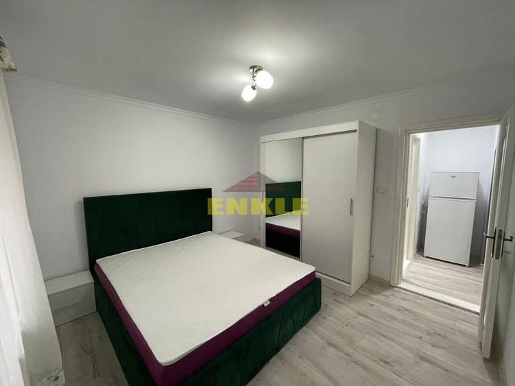 Apartament cu 3 camere semidecomandat în Central