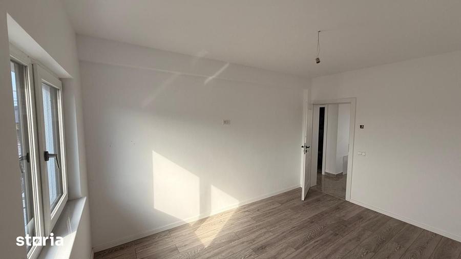 Casă cu 4 camere semidecomandat cu Teren 400 Mp în Miroslava