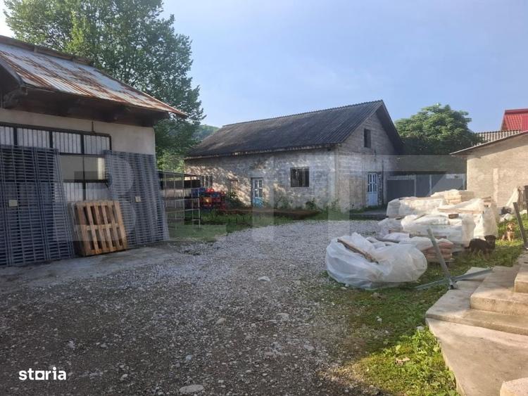 Spațiu comercial, de 200 mp, în Glod