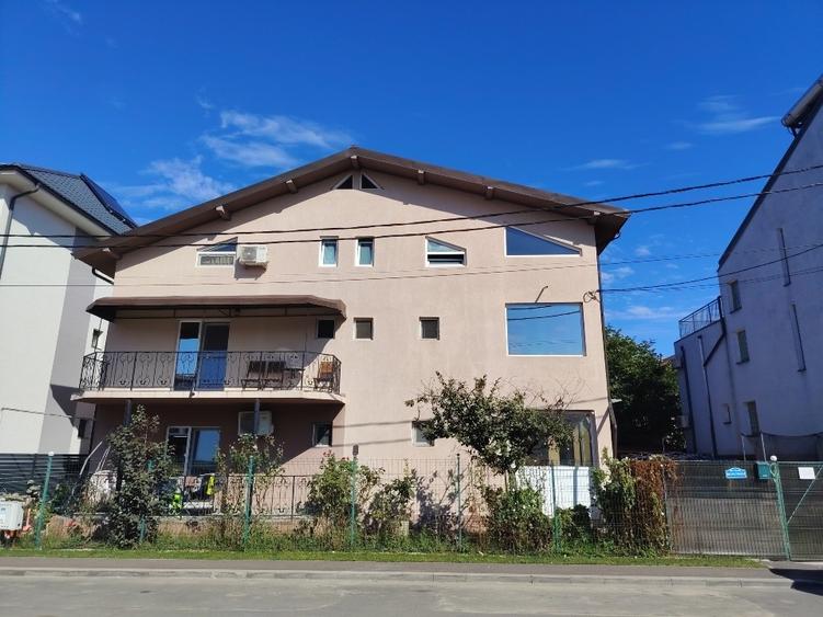 Casă individuală cu 5 camere cu Canalizare în Central
