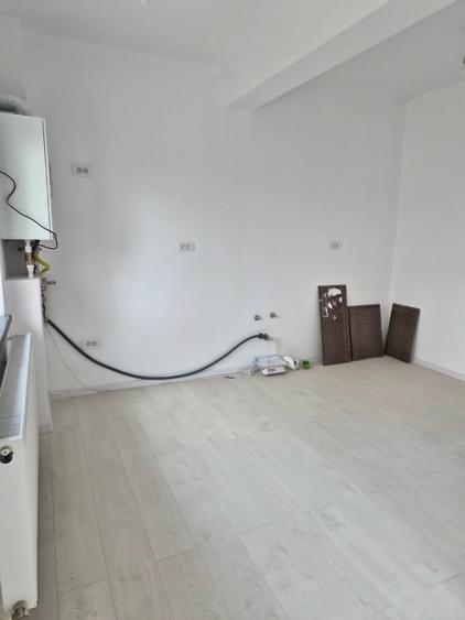 Casă individuală cu 3 camere cu Teren 250 Mp în Central