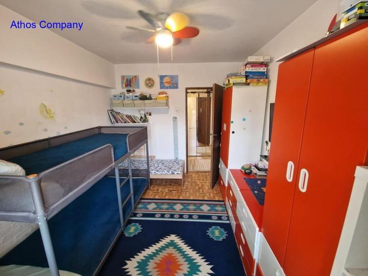 Apartament cu 4 camere, mobilat în Berceni