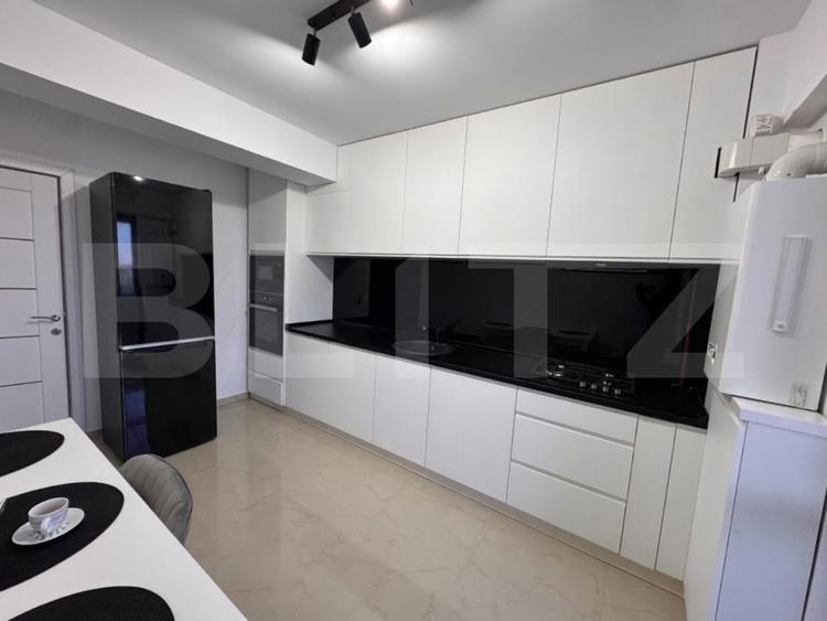 Apartament cu 3 camere decomandat, mobilat în Exterior Est