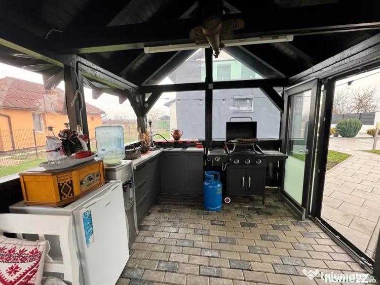 Casă cu 7 camere cu Teren 900 Mp în Hideaga