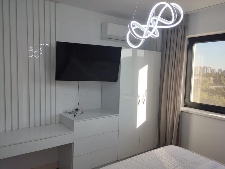 Apartament cu 3 camere semidecomandat în Central