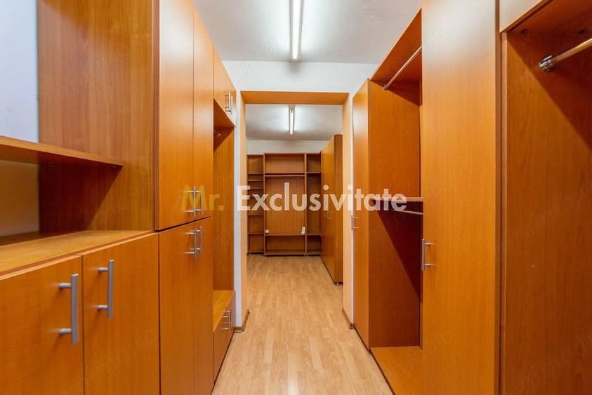 Casă cu 6 camere cu Teren 475 Mp în Găvana