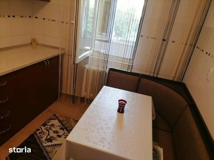 Apartament cu 2 camere decomandat în Far