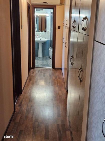 Apartament cu 4 camere decomandat în Central