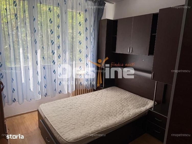 Apartament cu 3 camere semidecomandat, mobilat în Drumul Taberei