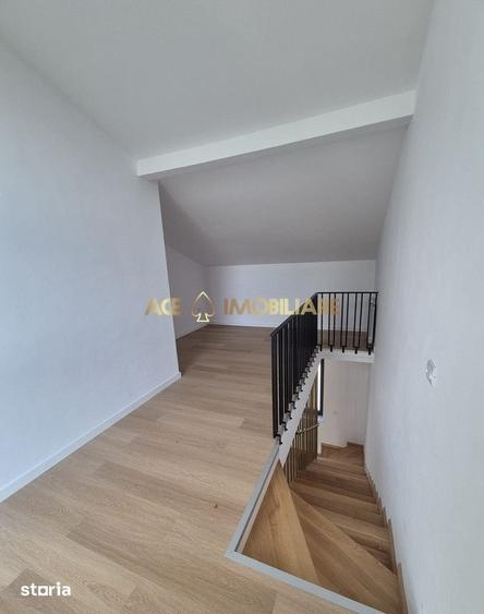 Casă cu 8 camere cu Teren 100 Mp în Tineretului