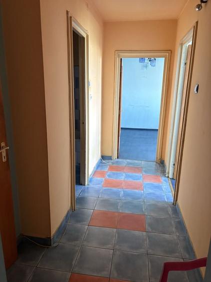 Apartament cu 2 camere decomandat în Titan