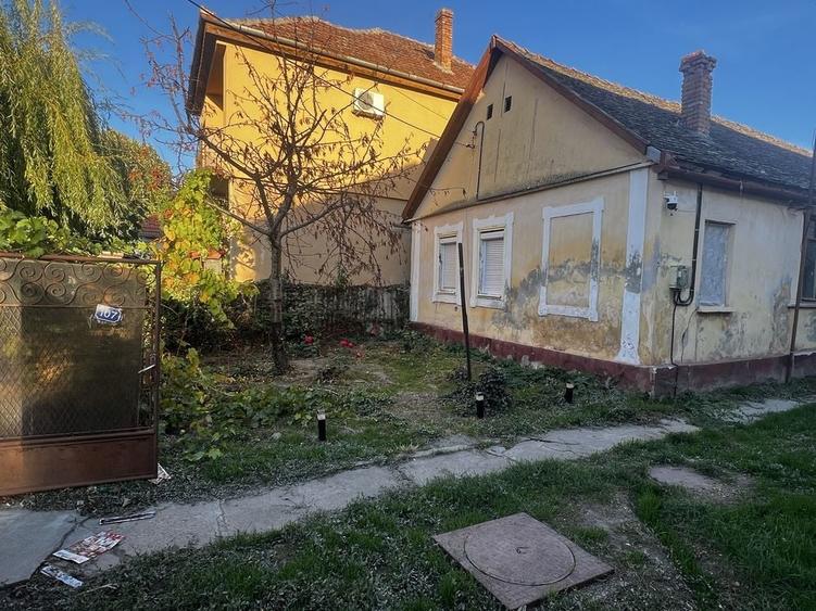 Casă cu 3 camere cu Teren 741 Mp în Central