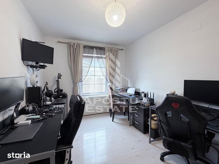Casă cu 5 camere cu Teren 550 Mp în Sânmihaiu Român