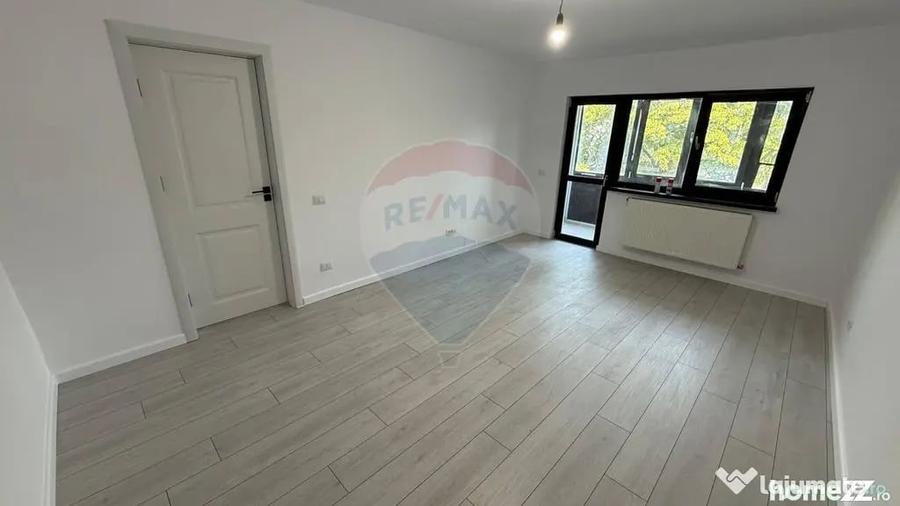 Apartament cu 3 camere decomandat în Sud