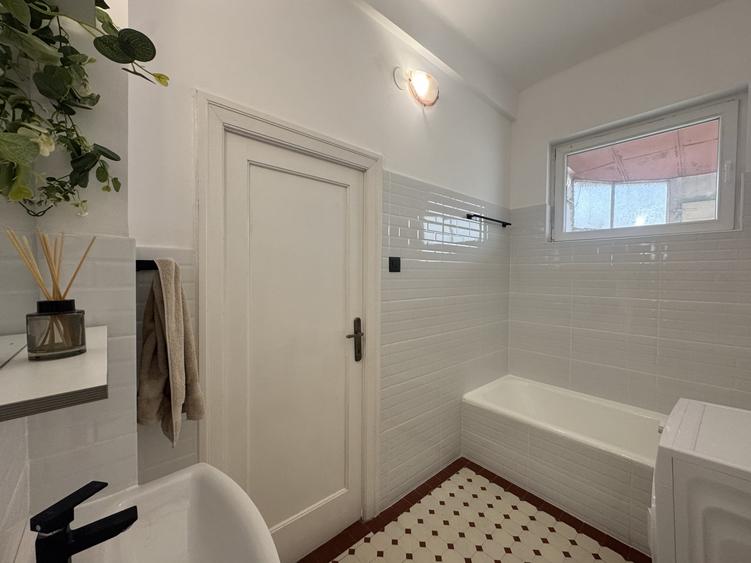 Apartament cu 3 camere semidecomandat în Rosetti