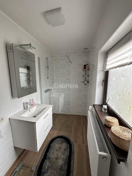 Casa cu 3 dormitoare si living Targu Jiu