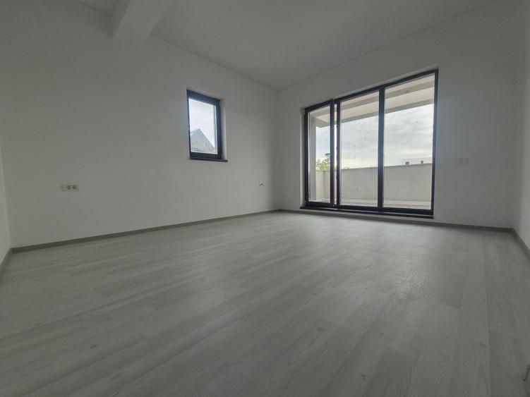 Casa 5 Camere,  Curte, Loc de Parcare,Terasa Circulabila - 17