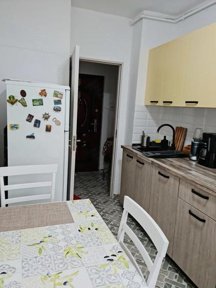 Vand apartament 2 camere , decomandat, 52.94mp, Sector 3, Bucure?ti, Piata 1 Decembrie1918 - 9