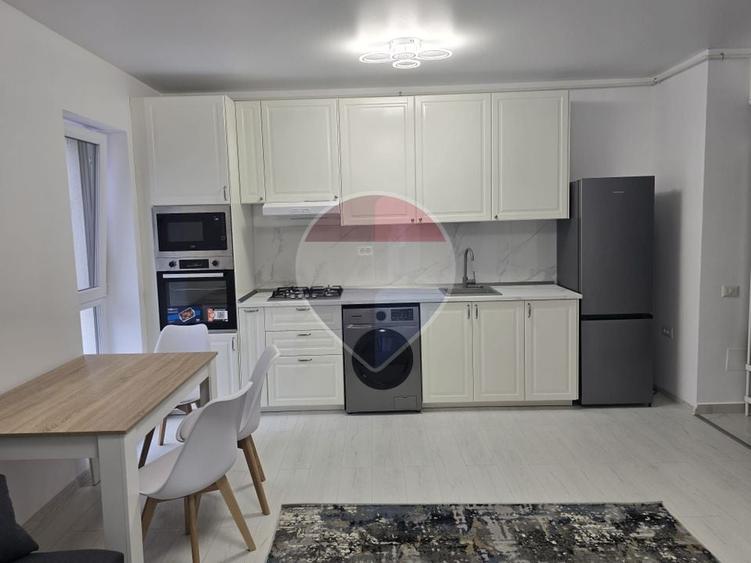 Apartament cu 2 camere semidecomandat, mobilat în Apărătorii Patriei