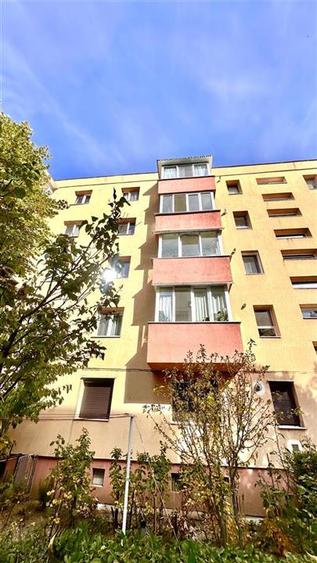 Apartament cu 2 camere semidecomandat în Florilor